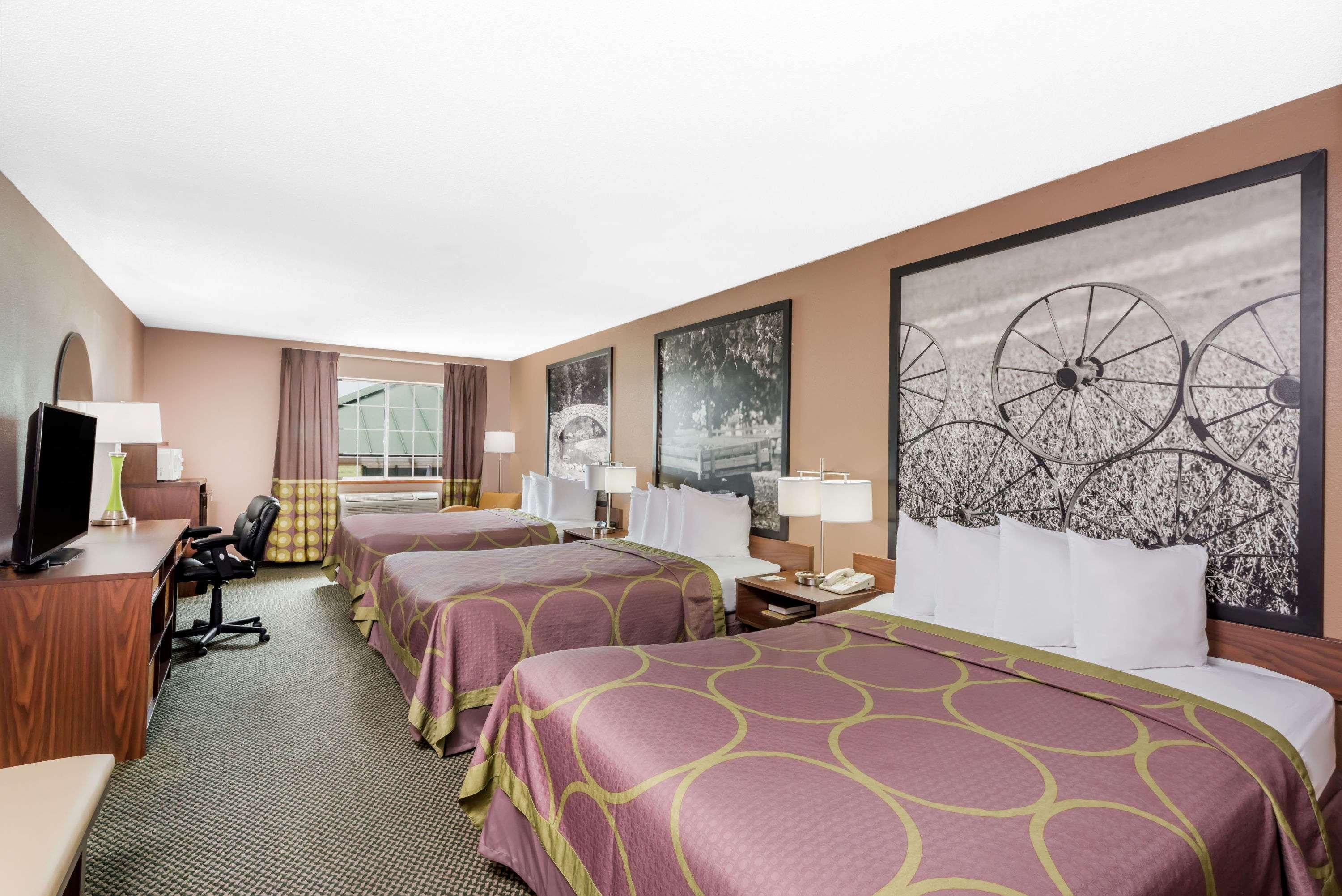 Super 8 By Wyndham Winfield-Quail Ridge Area Otel Dış mekan fotoğraf