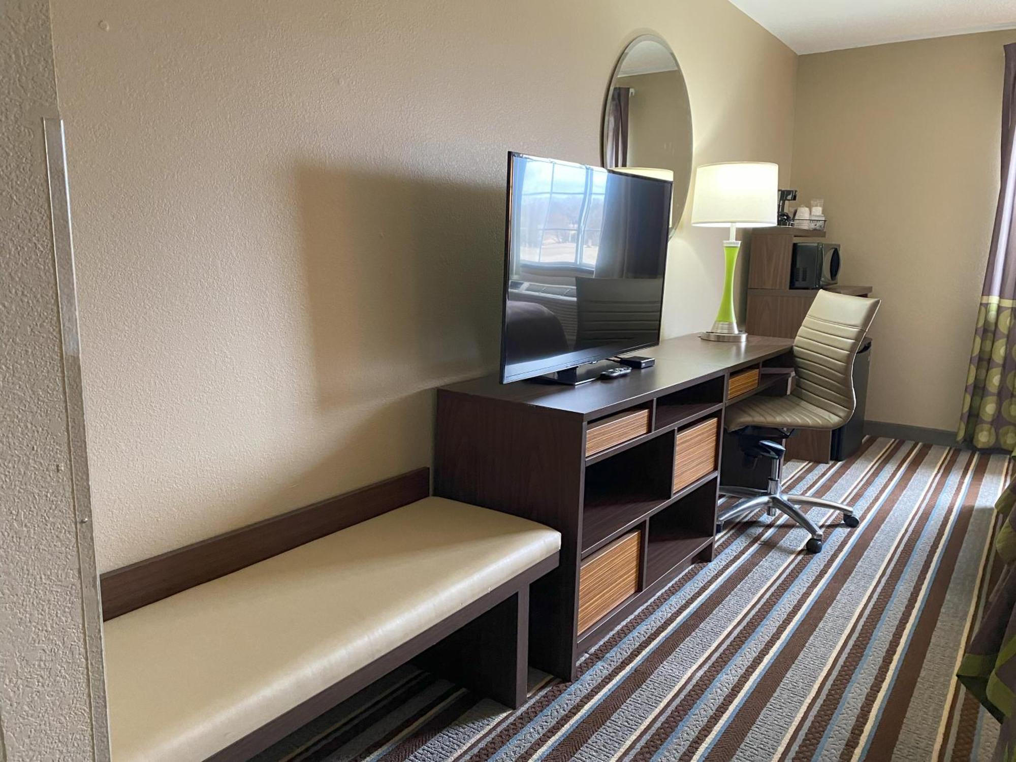 Super 8 By Wyndham Winfield-Quail Ridge Area Otel Dış mekan fotoğraf