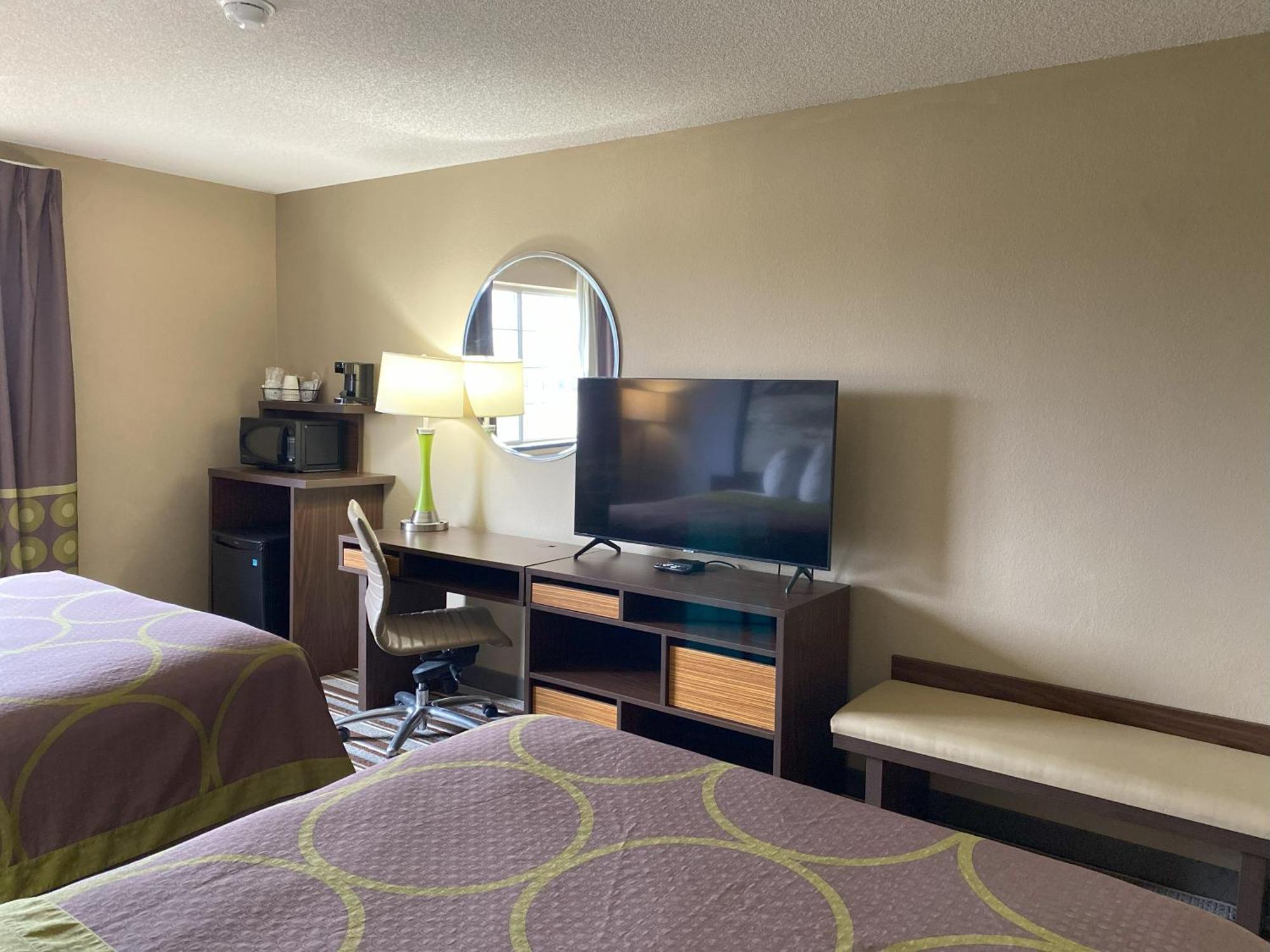 Super 8 By Wyndham Winfield-Quail Ridge Area Otel Dış mekan fotoğraf
