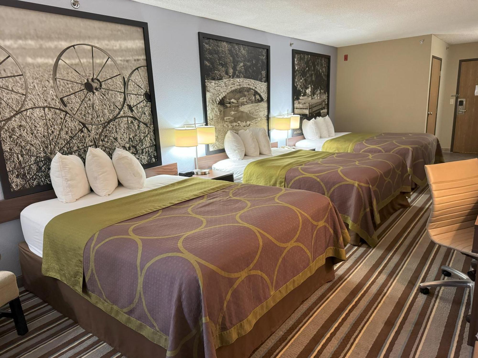 Super 8 By Wyndham Winfield-Quail Ridge Area Otel Dış mekan fotoğraf