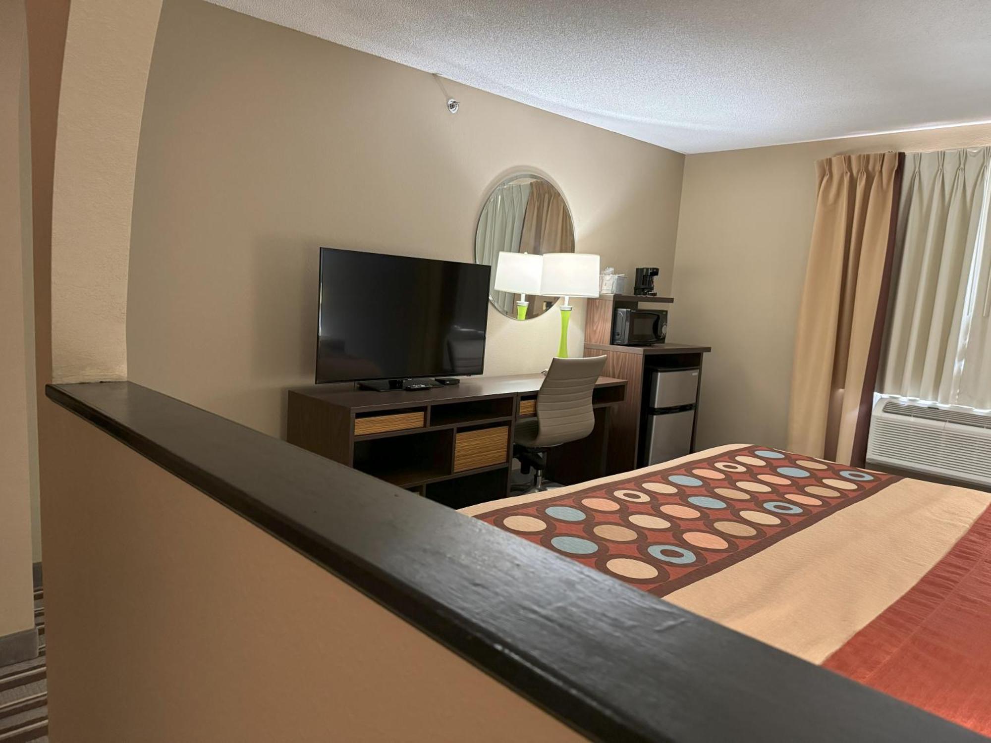 Super 8 By Wyndham Winfield-Quail Ridge Area Otel Dış mekan fotoğraf
